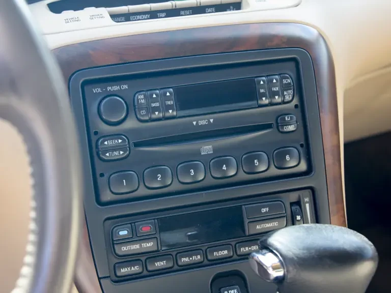1998 Lincoln Continental Mark VIII - Image 13 of 31