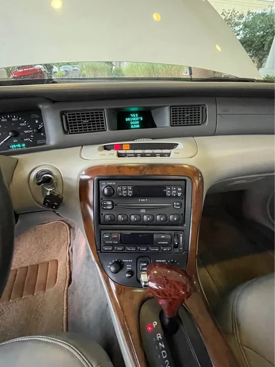 1998 Lincoln Continental Mark VIII - Image 8 of 10