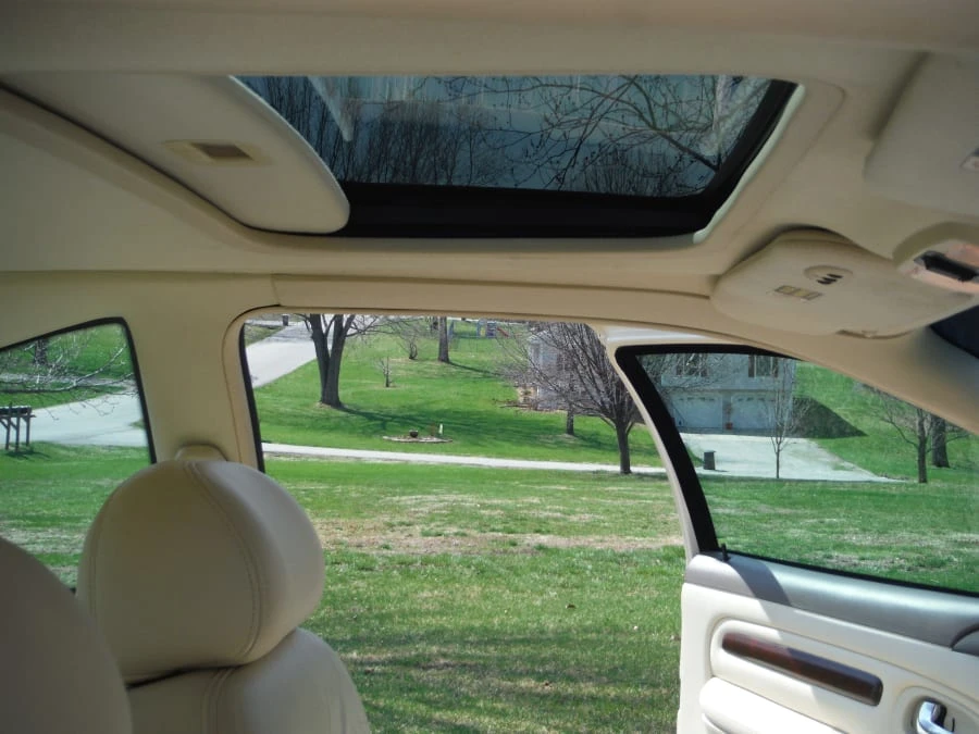 1998 Lincoln Continental Mark VIII - Image 5 of 8
