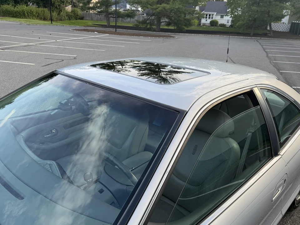 1998 Lincoln Continental Mark VIII - Image 26 of 31