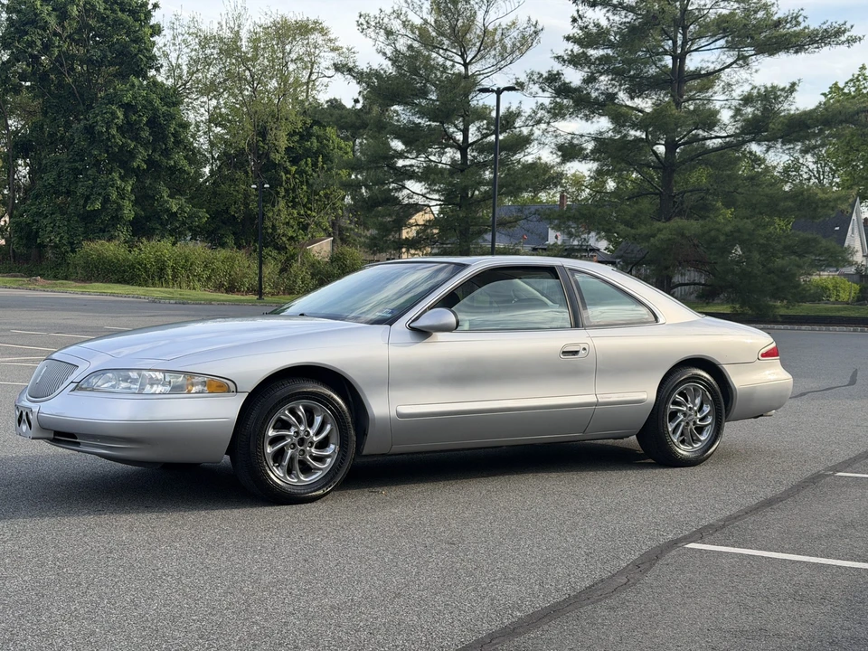 1998 Lincoln Continental Mark VIII - Image 2 of 31