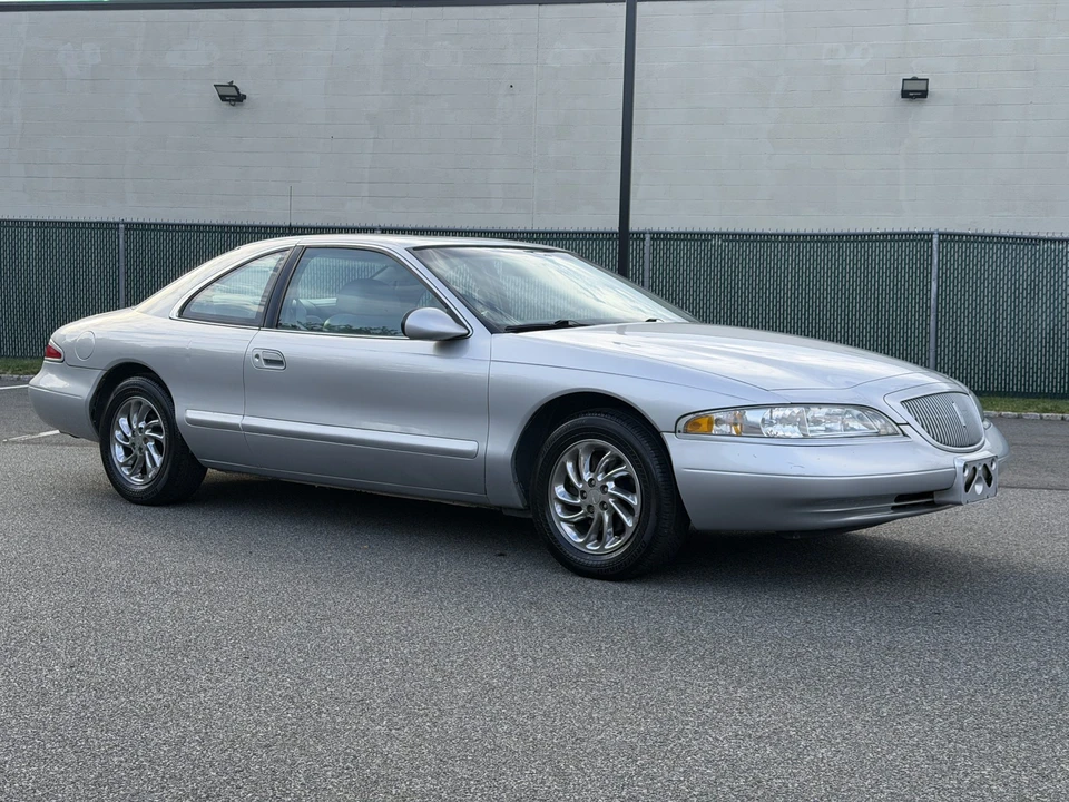 1998 Lincoln Continental Mark VIII - Image 9 of 31