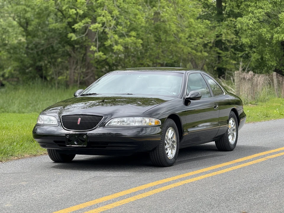 1998 Lincoln Continental Mark VIII - Image 2 of 31