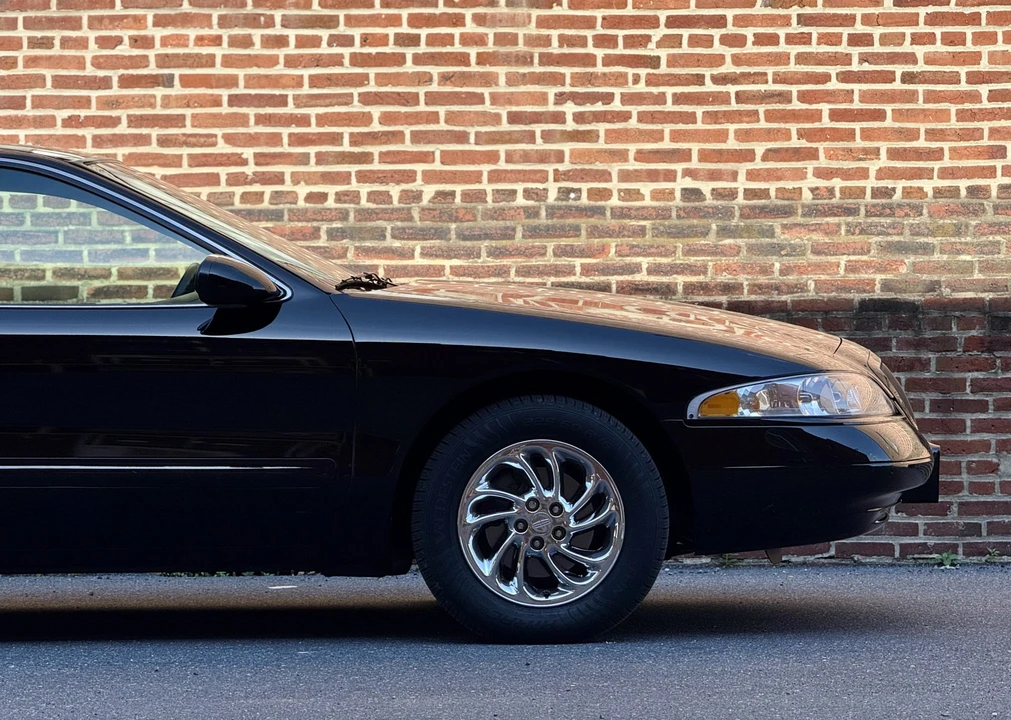 1998 Lincoln Continental Mark VIII - Image 24 of 31