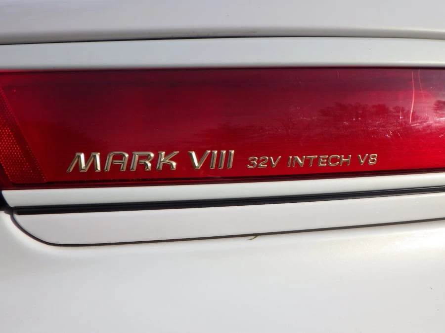 1998 Lincoln Continental Mark VIII - Image 7 of 11