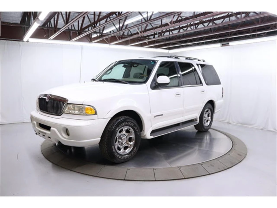 1998 Lincoln Navigator 1st Gen - Image 2 of 31