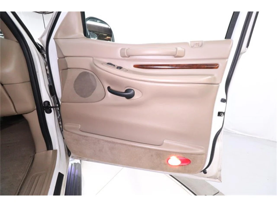 1998 Lincoln Navigator 1st Gen - Image 23 of 31