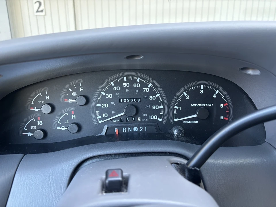 1998 Lincoln Navigator 1st Gen - Image 10 of 16