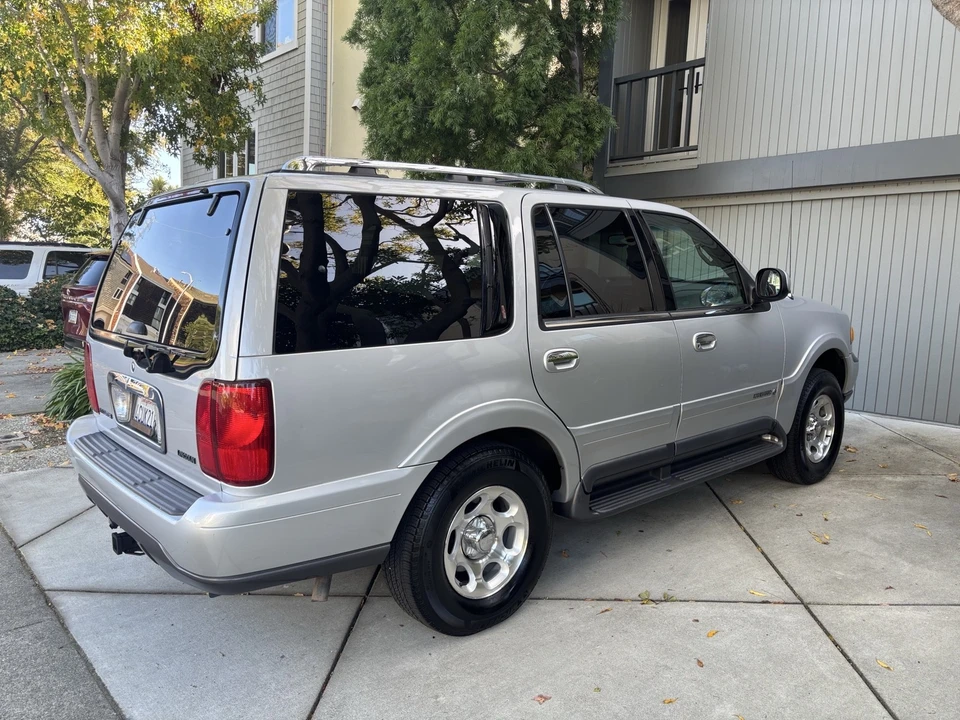 1998 Lincoln Navigator 1st Gen - Image 3 of 16