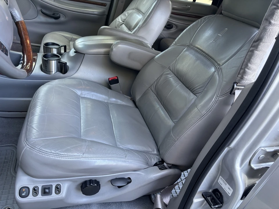 1998 Lincoln Navigator 1st Gen - Image 13 of 16