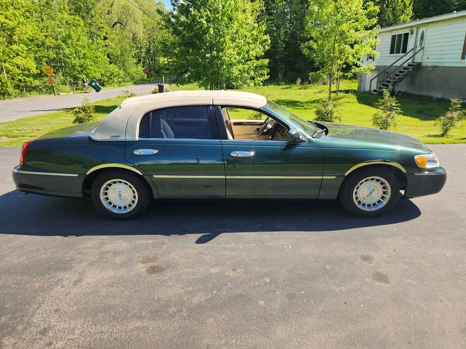 1998 Lincoln Town Car - Image 4 of 13