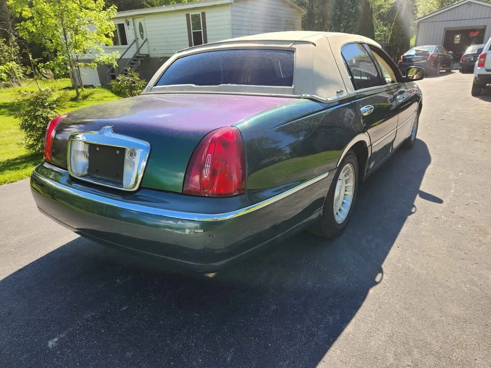 1998 Lincoln Town Car - Image 5 of 13