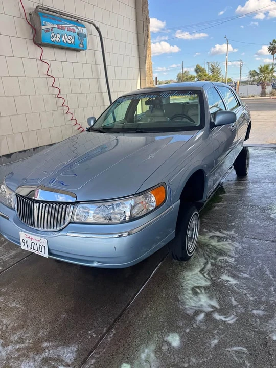 1998 Lincoln Town Car - Image 6 of 8