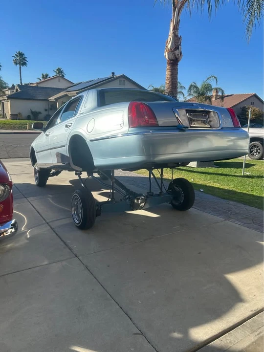 1998 Lincoln Town Car - Image 5 of 8