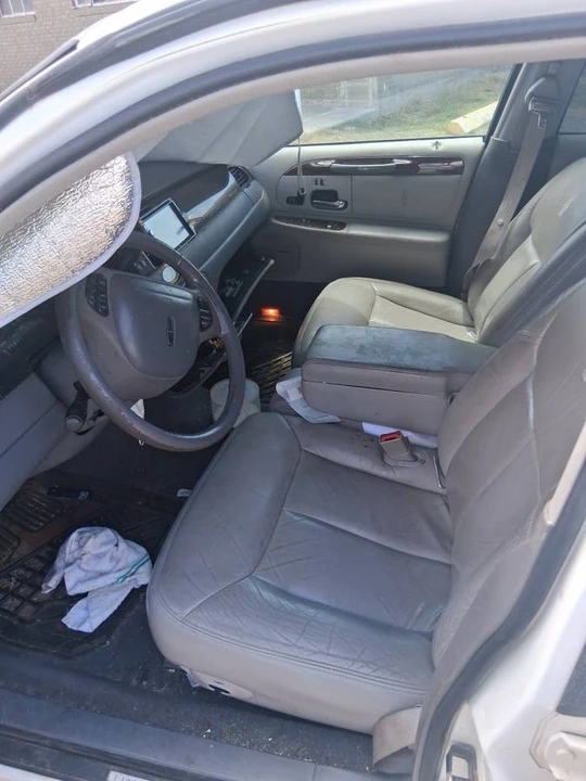 1998 Lincoln Continental 9th Gen - Image 4 of 5
