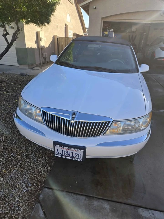 1998 Lincoln Continental 9th Gen - Image 2 of 4