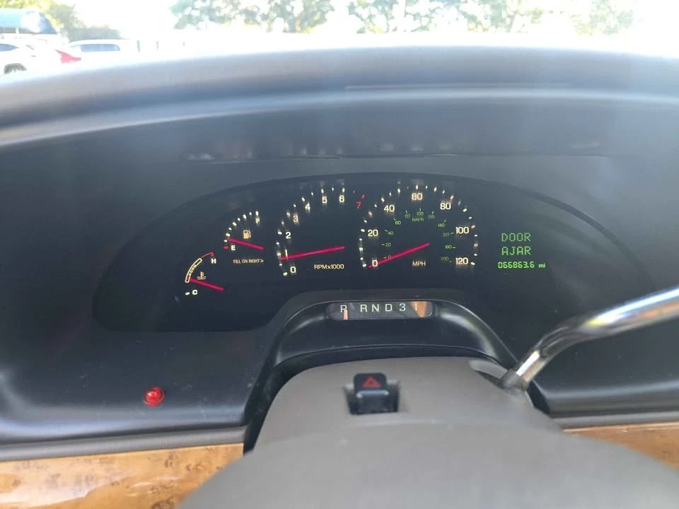1998 Lincoln Continental 9th Gen - Image 11 of 20
