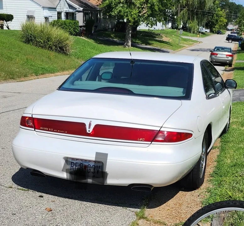 1998 Lincoln Continental Mark VIII - Image 11 of 15