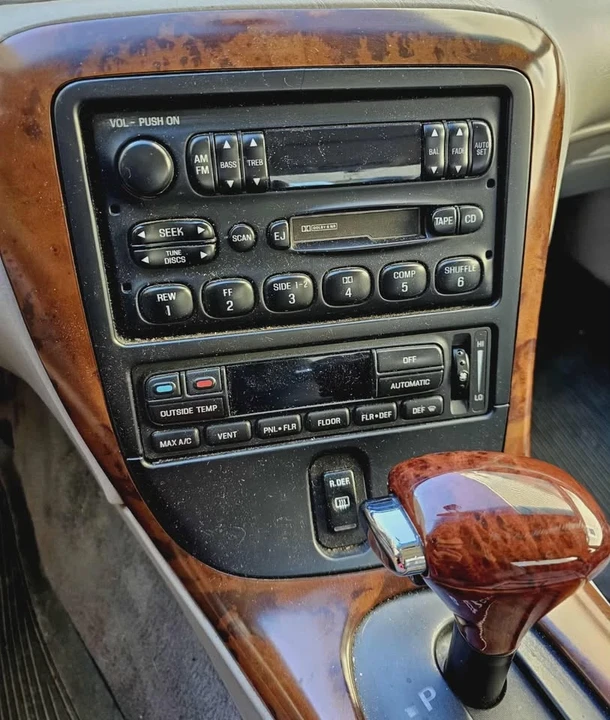 1998 Lincoln Continental Mark VIII - Image 8 of 15