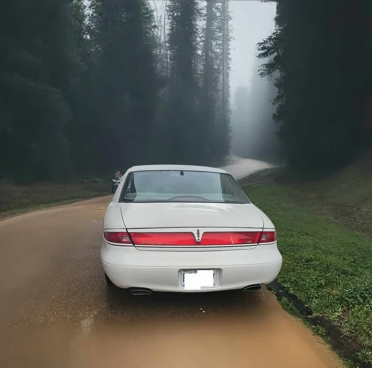 1998 Lincoln Continental Mark VIII - Image 12 of 15