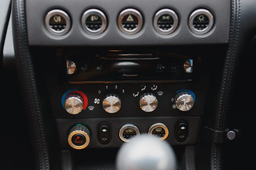 1998 Lotus Esprit Series 4 - Image 11 of 31