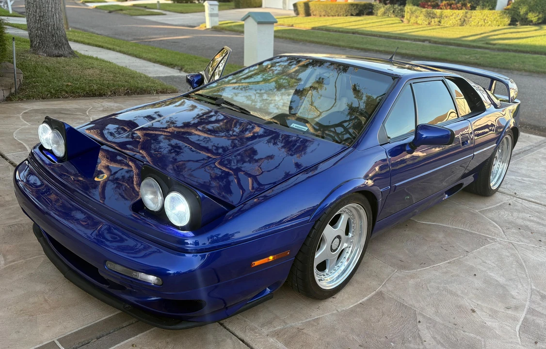 1998 Lotus Esprit Series 4 - Image 16 of 31