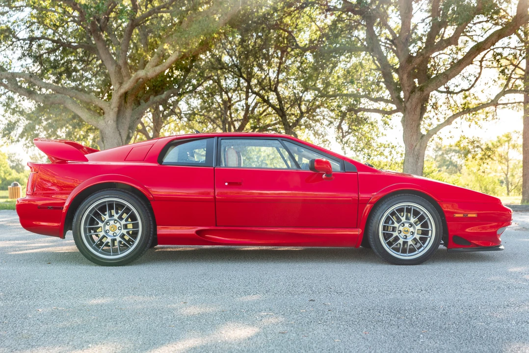 1998 Lotus Esprit Series 4 - Image 10 of 31