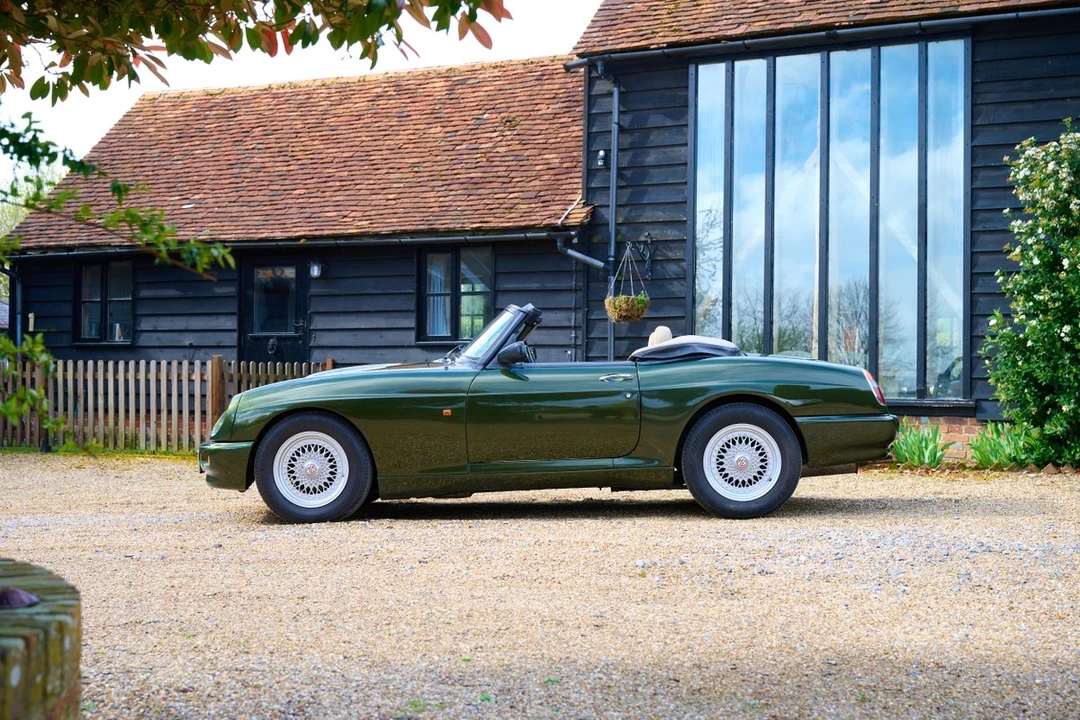 1998 MG RV8 - Image 7 of 30