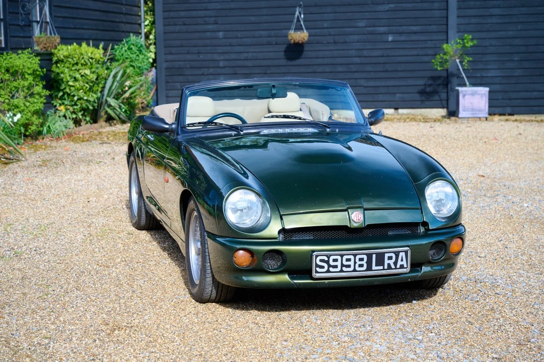 1998 MG RV8 - Image 2 of 30