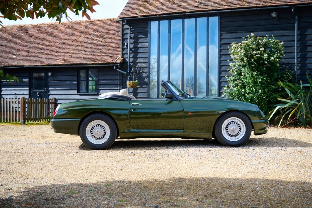 1998 MG RV8 - Image 10 of 30