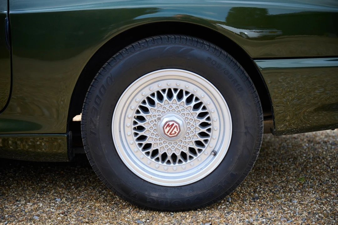 1998 MG RV8 - Image 27 of 30
