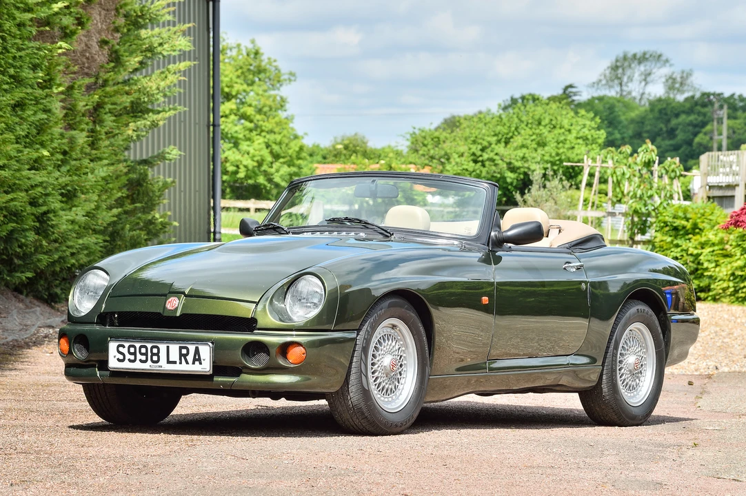 1998 MG RV8 - Image 2 of 31