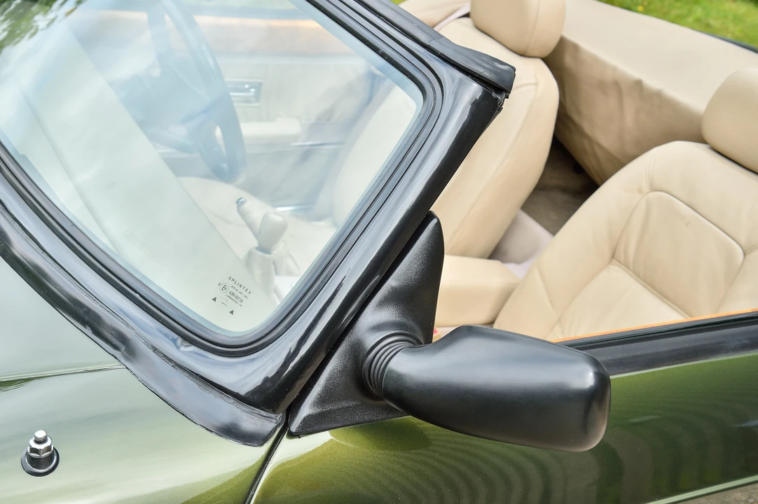1998 MG RV8 - Image 26 of 31