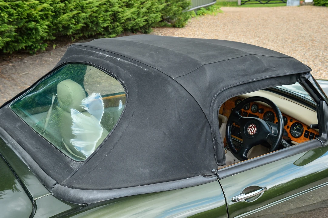 1998 MG RV8 - Image 20 of 31