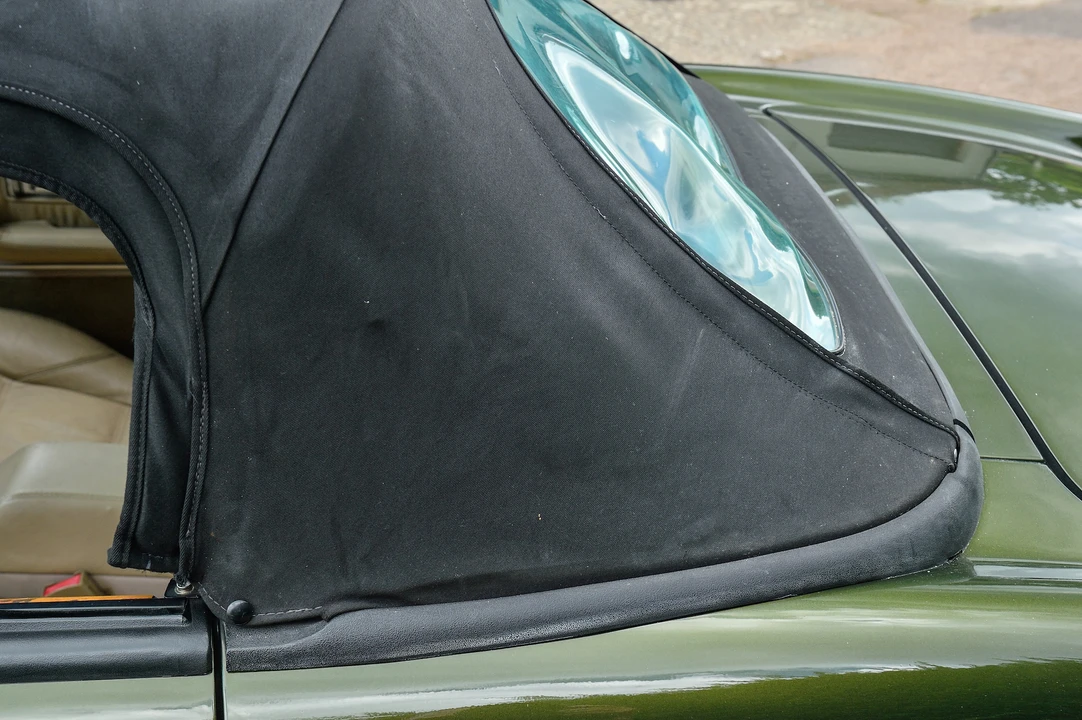 1998 MG RV8 - Image 24 of 31