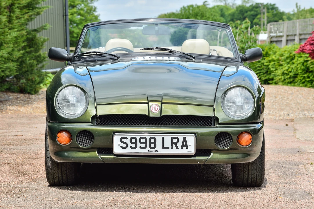 1998 MG RV8 - Image 3 of 31