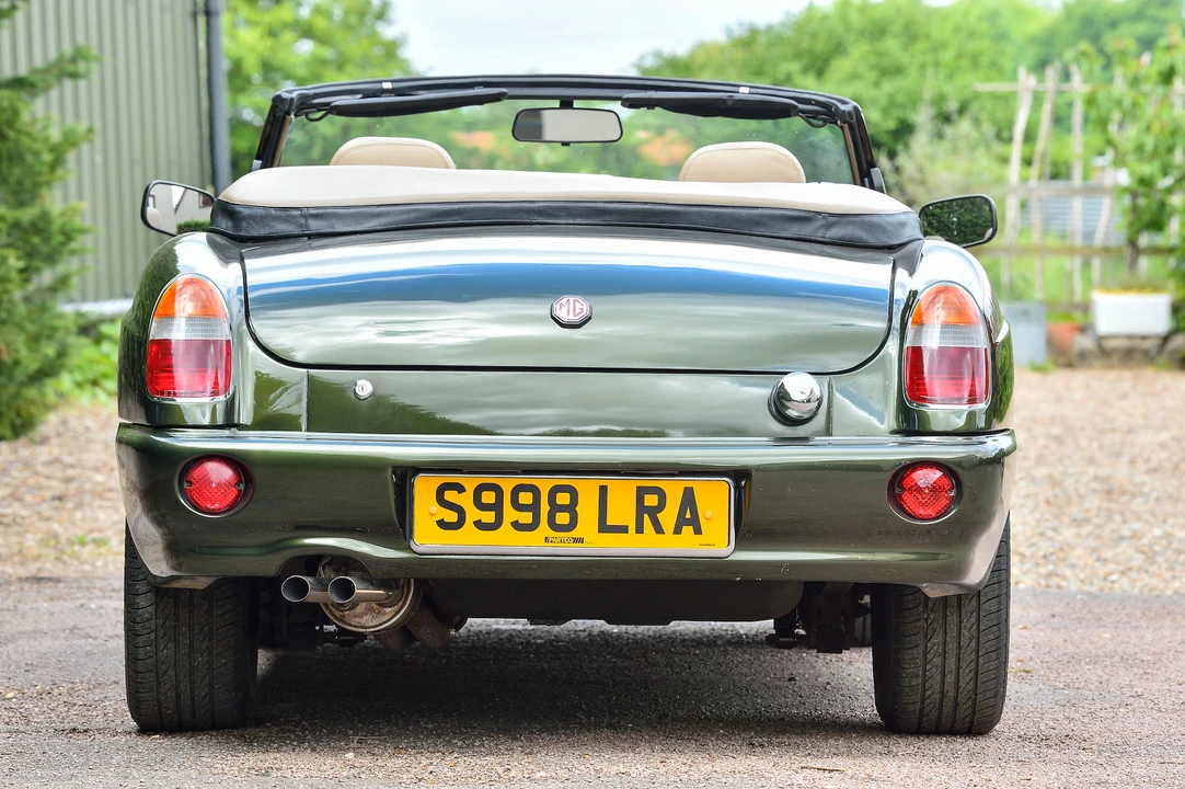 1998 MG RV8 - Image 14 of 31