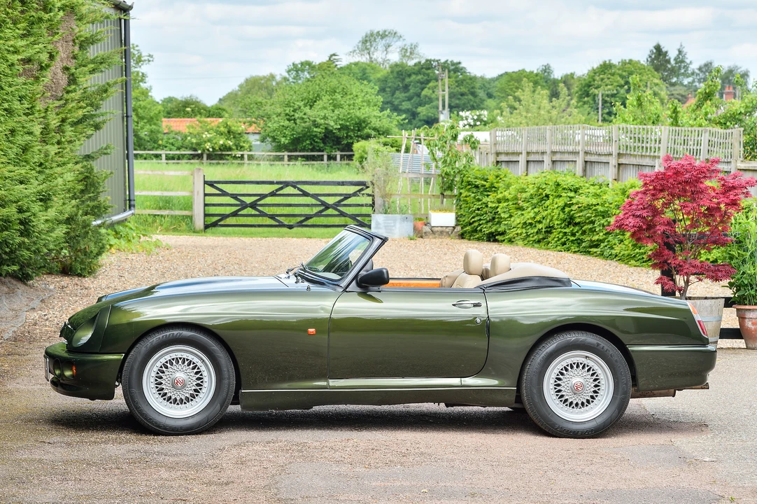 1998 MG RV8 - Image 16 of 31