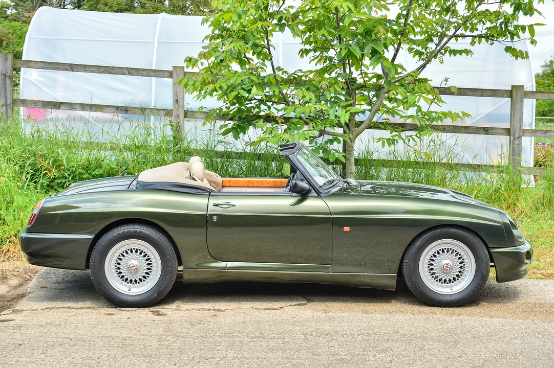1998 MG RV8 - Image 5 of 31