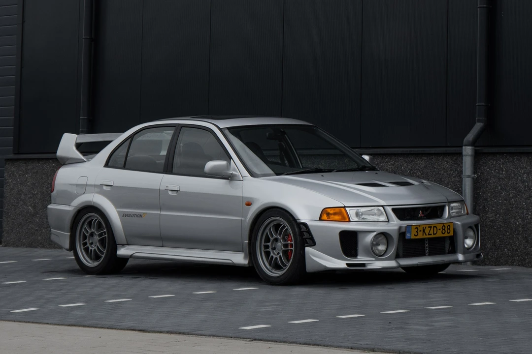 1998 Mitsubishi Lancer Evolution V 6th Gen - Image 2 of 31