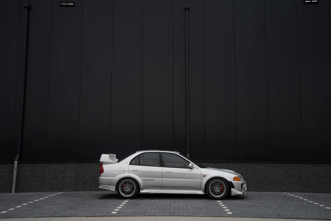 1998 Mitsubishi Lancer Evolution V 6th Gen - Image 13 of 31
