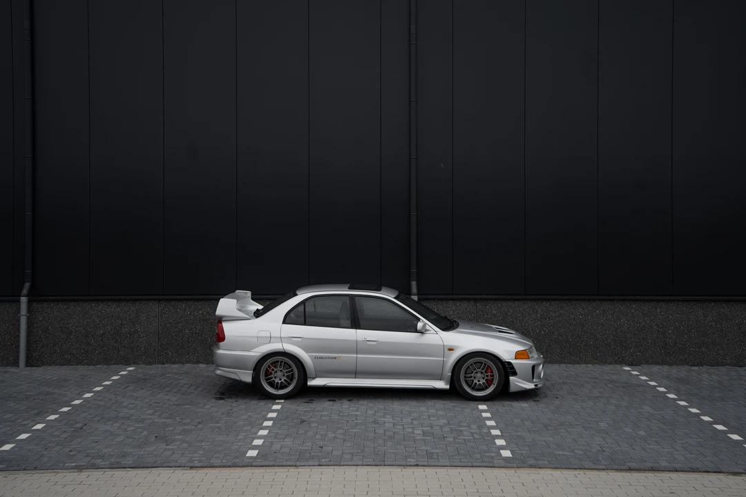 1998 Mitsubishi Lancer Evolution V 6th Gen - Image 5 of 31