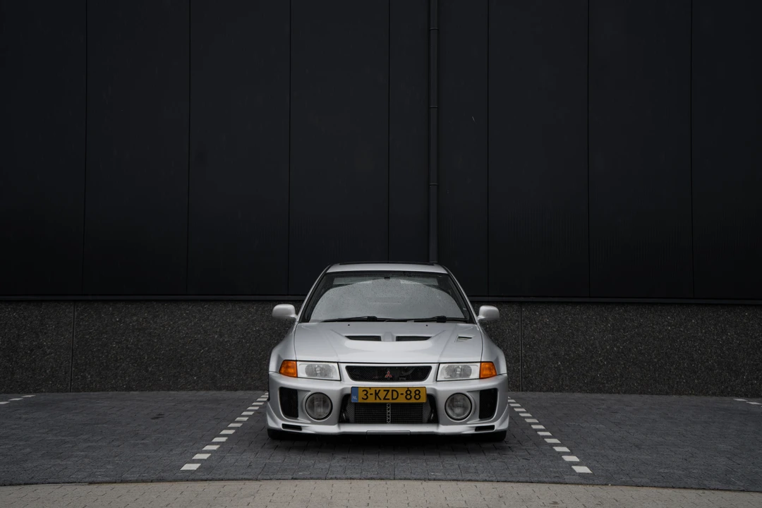 1998 Mitsubishi Lancer Evolution V 6th Gen - Image 11 of 31