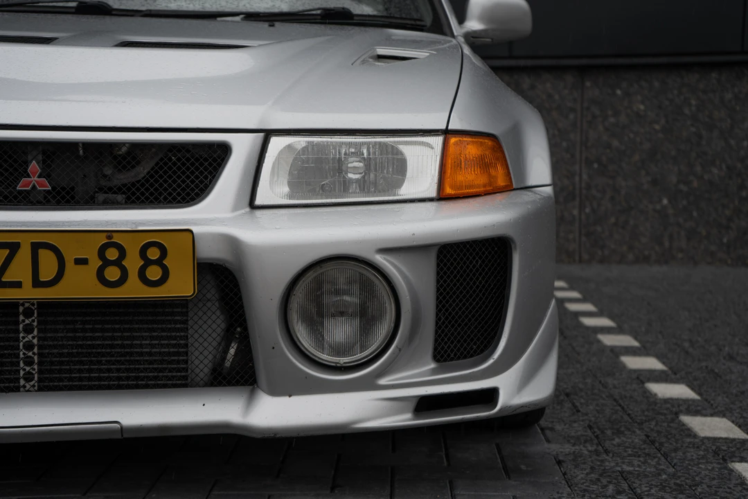 1998 Mitsubishi Lancer Evolution V 6th Gen - Image 21 of 31