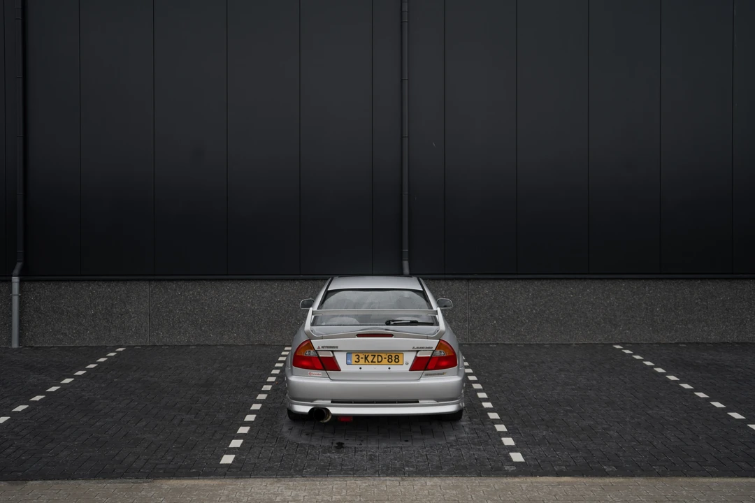 1998 Mitsubishi Lancer Evolution V 6th Gen - Image 15 of 31