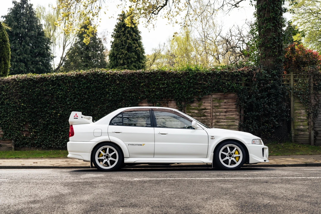 1998 Mitsubishi Lancer Evolution V 6th Gen - Image 5 of 31