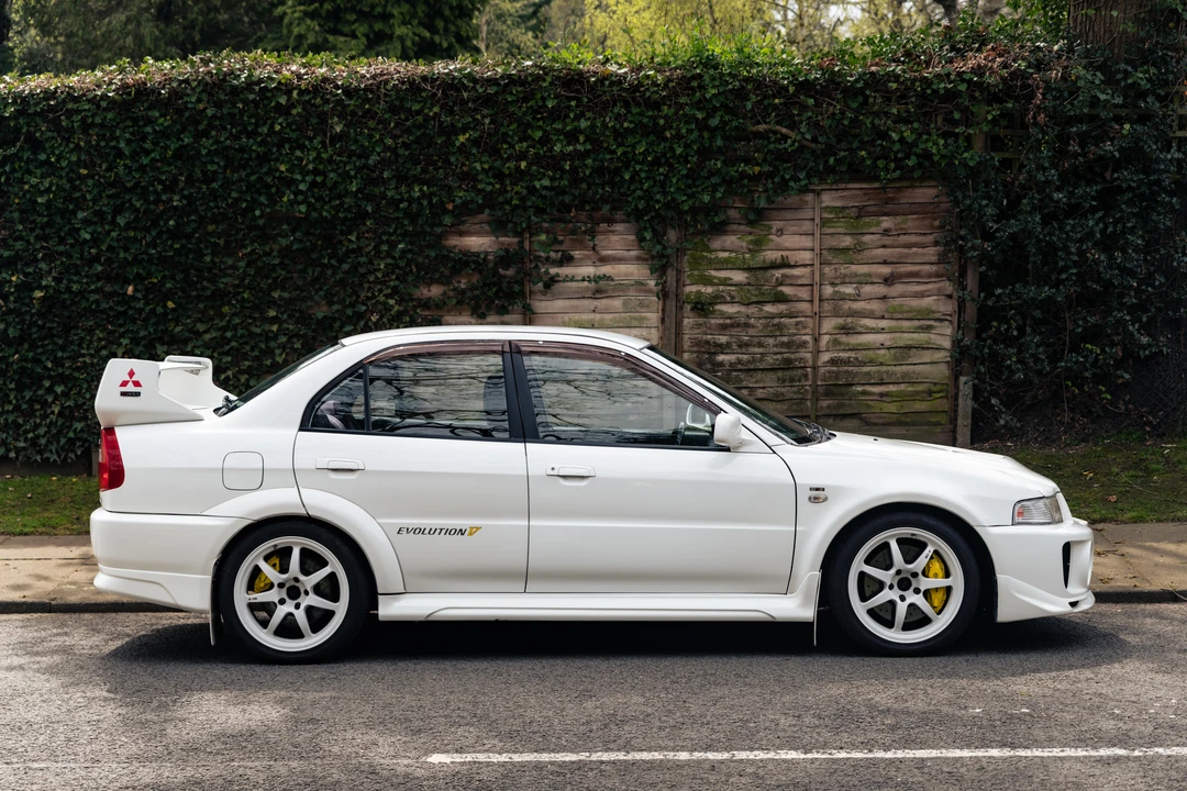 1998 Mitsubishi Lancer Evolution V 6th Gen - Image 13 of 31