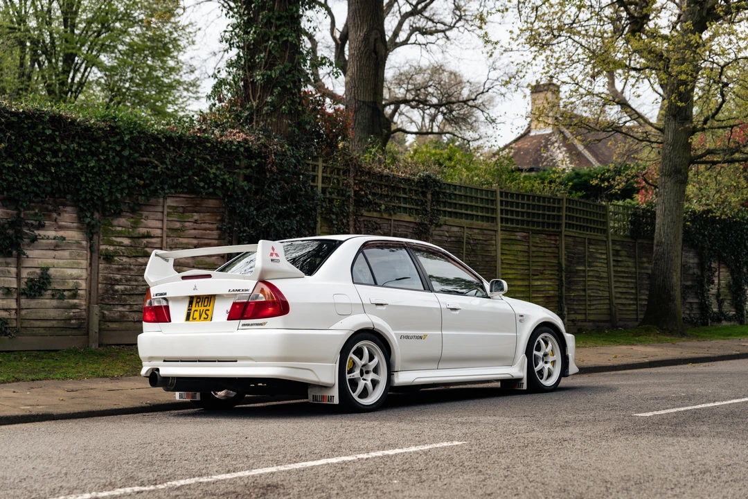 1998 Mitsubishi Lancer Evolution V 6th Gen - Image 14 of 31