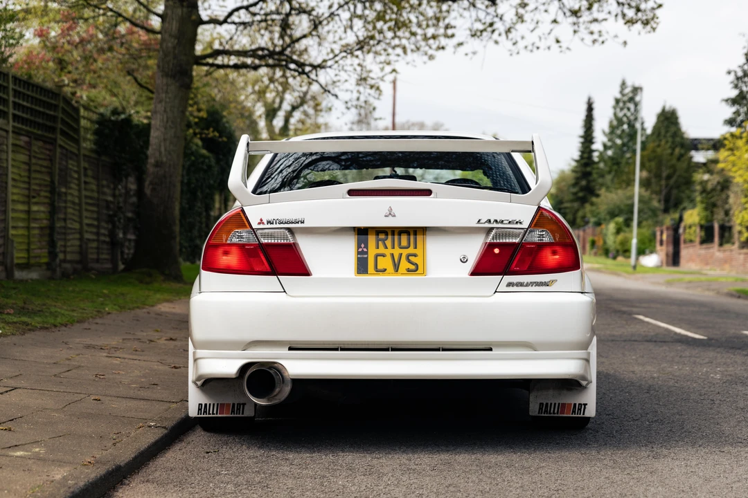 1998 Mitsubishi Lancer Evolution V 6th Gen - Image 15 of 31