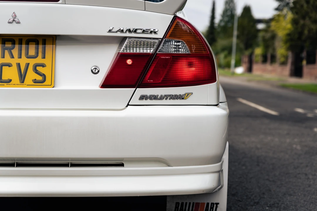 1998 Mitsubishi Lancer Evolution V 6th Gen - Image 29 of 31